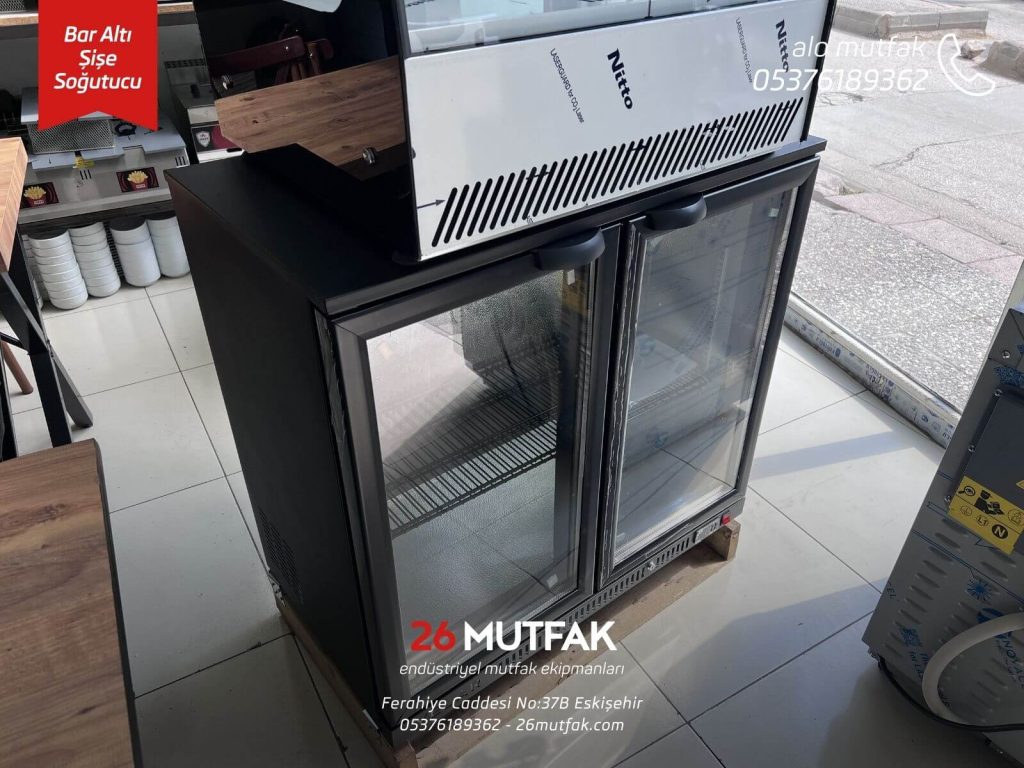bar altı şişe dolabı